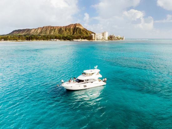 海洋散骨プライベートクルーズ　セレンディピティ号　ワイキキ沖で特別なお見送り＜1～12名／ワイキキ送迎／ケワロ湾発＞