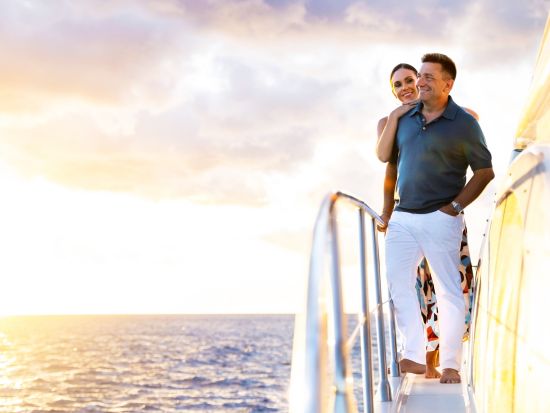 貸切サンセットクルーズ　コッペリア号　コオリナの海を黄金色に染める夕日を鑑賞＜1～12名／ワイキキ有料送迎／コオリナマリーナ発＞