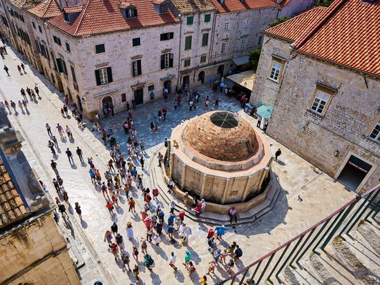 Dubrovnik_old town_shutterstock_1427649020 (1)