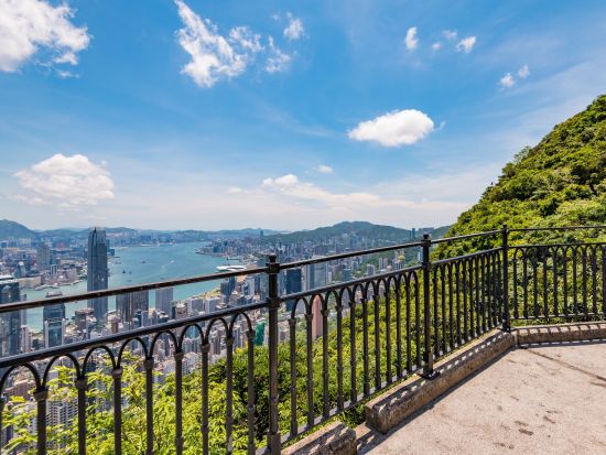 香港島半日ツアー　魅惑の香港をたっぷり観光＆スタンレーマーケットでのショッピングも！＜飲茶ランチ付／日本語ガイド／香港発＞ 