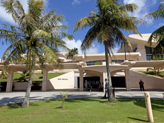 【空港送迎】グアム国際空港⇔タモンorタムニング地区ホテル間　送迎シャトルサービス＜混載／英語＞