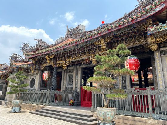 Longshan Temple (2)