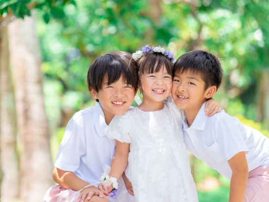 ペイントフォト 今注目のロケーション撮影！専用の絵の具を使用して楽しく撮影◎カップルやご家族連れにオススメ＜約1時間／沖縄本島＞