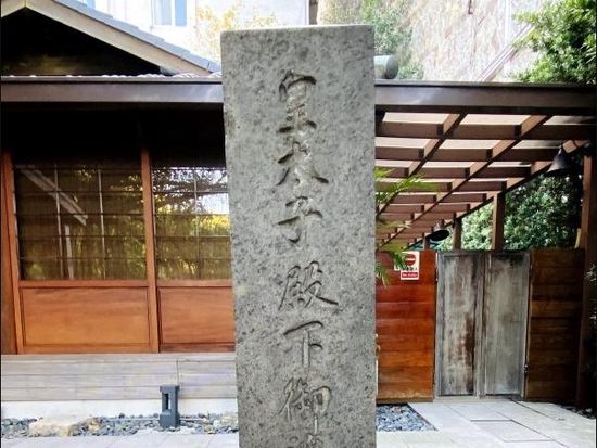 200012482_base_16837910558313