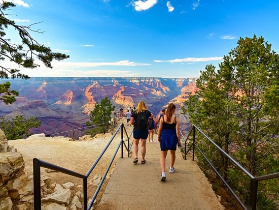 グランドサークル1泊2日ツアー　グランドキャニオン＆セドナ＆アンテロープ＆ホースシューベンド ＜グランドキャニオン宿泊／日本語ドライバーガイド＞