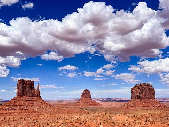 7GC-26 モニュメントバレー3つのビュート