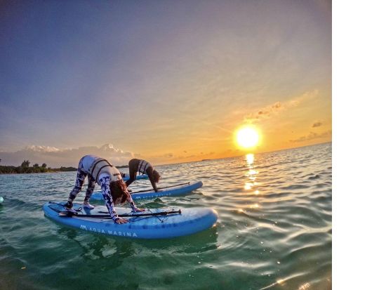 大人気【サンセットSUPツアー】海の上から眺める夕日は格別！SNS映え間違いなし！｜写真無料｜初心者歓迎｜当日予約OK《女性ガイド多数》