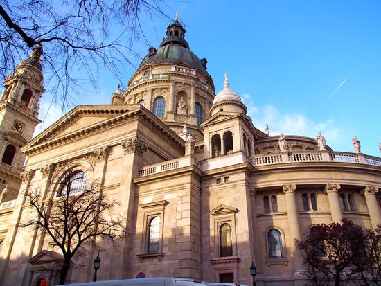 Budapest_St. Stephen_s Basilica_pixta_58698828_M