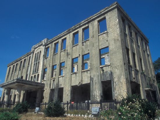 南北境界線（DMZ）ツアー　鉄原（第2トンネル）見学＋ユネスコ世界ジオパーク 漢灘江 『愛の不時着』ロケ地吊り橋も観光＜1日／昼食付／日本語ガイド＞