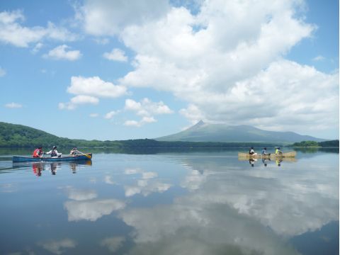 大沼早朝カヌー 幻想的な朝もやの中を進む静かなひととき…手ぶらで気軽に参加可！＜5～10月／0歳以上／大沼周辺送迎可＞byイクサンダー大沼カヌーハウス
