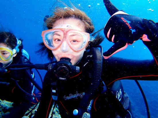 青の洞窟体験ダイビング＋マリンスポーツ4種目 沖縄の海を1日満喫できる贅沢プラン＜1日／10歳以上／恩納村＞