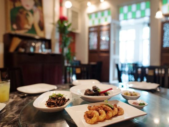 プラナカン料理の老舗店「ブルージンジャー （The Blue Ginger）」　食事券＆事前予約サービス