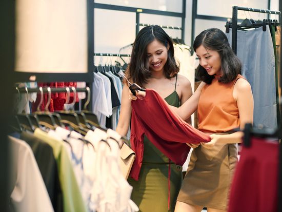 Generic_shopping_girls_shutterstock_713560786