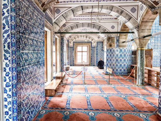 Rustem-Pasha-Mosque_shutterstock_353868803