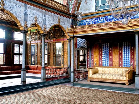 Istanbul_Topkapi Palace_shutterstock_78448543