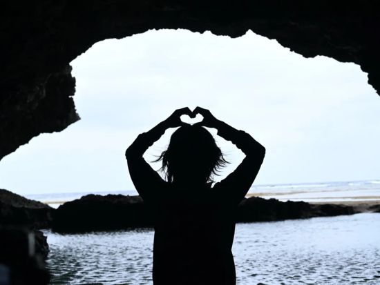 青の洞窟＆ウミガメシュノーケリング 少人数制で初心者やお子様も安心！石垣島の綺麗な海と大自然を満喫しよう＜半日／石垣島＞