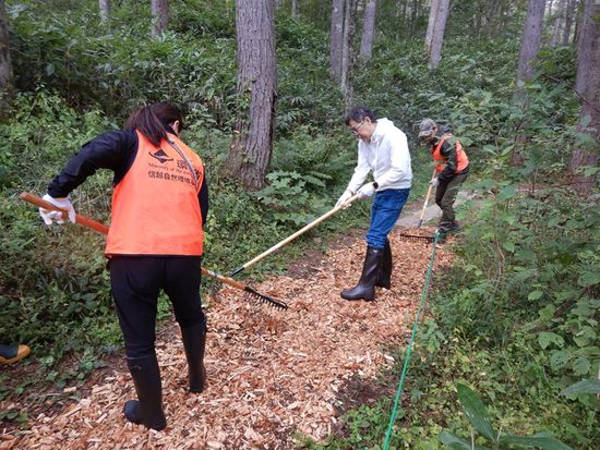 ウッドチップ敷設２