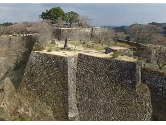 三の丸石垣-1200x629