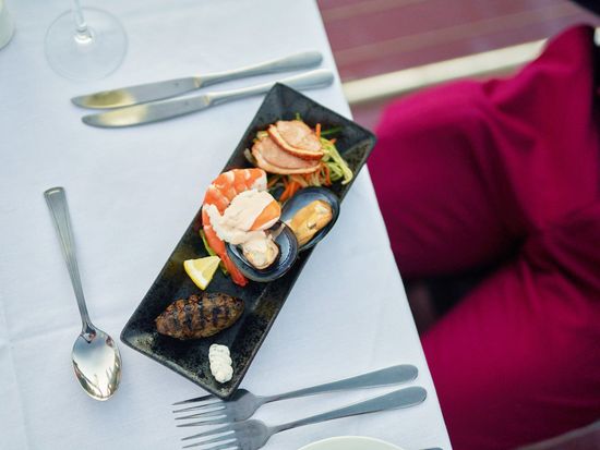 Entree Tasting Platter