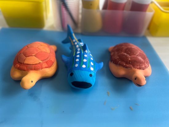 シーサー・ウミガメ・ジンベイザメ色塗り体験 雨の日にピッタリ！素敵な思い出をカタチにして残そう＜約1時間／宮古島＞