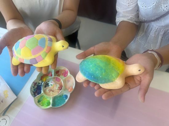 シーサー・ウミガメ・ジンベイザメ色塗り体験 雨の日にピッタリ！素敵な思い出をカタチにして残そう＜約1時間／宮古島＞