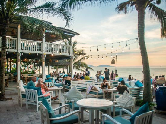 ホイアン観光ツアー　ビーチ沿い絶景カフェ「ザ デック ハウス」＋チャークエ村＋オーガニックコスメのショッピング＜レウのオーガニック農園ランチ付き／日本語ガイド＞