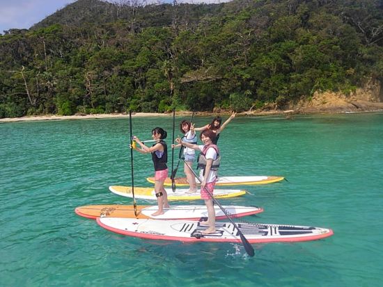 奄美大島SUPツアー　最大3名様までの超少人数制で安心　奄美ブルーをたっぷり満喫！初心者向けまたは経験者向けの選べる2プラン ＜約2時間＞ by Maze奄美