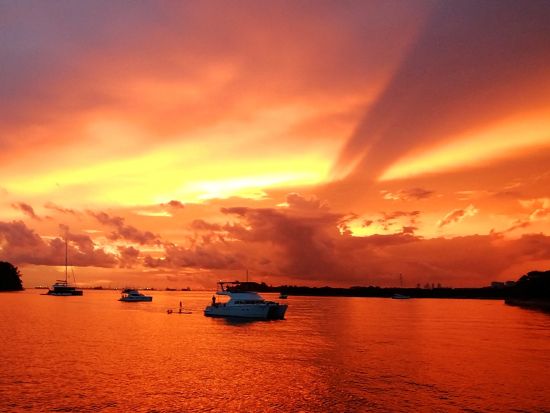 【貸切】プライベートチャーター船　モナコ号でボートクルーズ＆海遊び　夜景やサンセットの鑑賞も！＜最大10名／3時間～／日本人クルー乗船＞ 