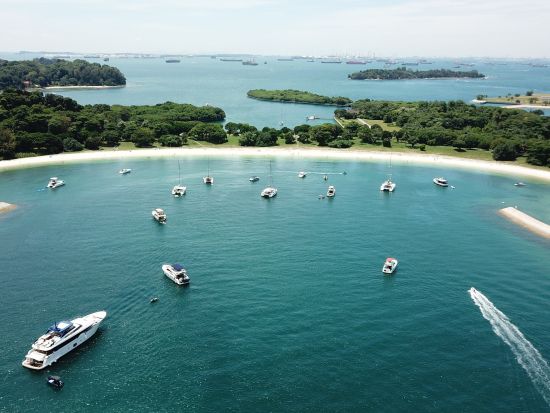 【貸切】プライベートチャーター船　モナコ号でボートクルーズ＆海遊び　夜景やサンセットの鑑賞も！＜最大10名／3時間～／日本人クルー乗船＞ 