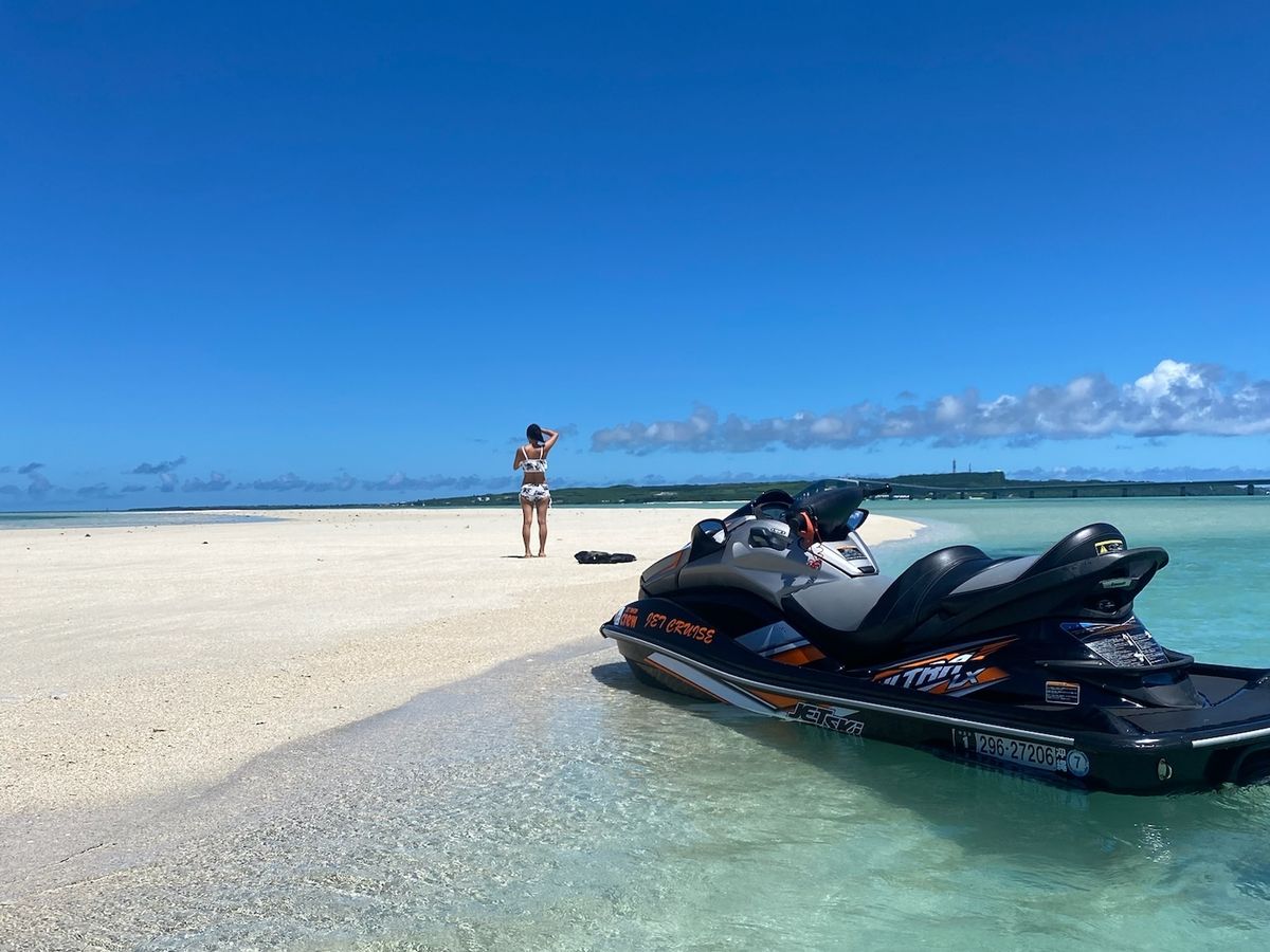 ジェットスキーで行く！ユニの浜上陸ツアー 宮古島の海上を爽快に