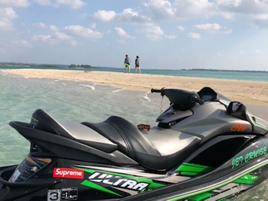 ジェットスキーで行く！ユニの浜上陸ツアー 宮古島の海上を爽快に駆け抜けよう！ 手ぶら参加OK ツアー中の撮影データ付＜1～2名／1～2時間／宮古島＞