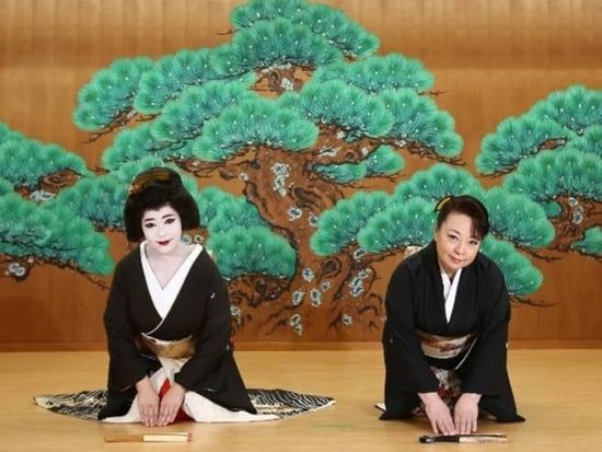 9880d6d021c60a72d8ce64a32002f0b1