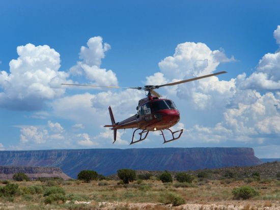 ヘリコプターで行く グランドキャニオン・サウスリム ＜フライト約25～30分／昼食付き／英語ドライバーガイド＞
