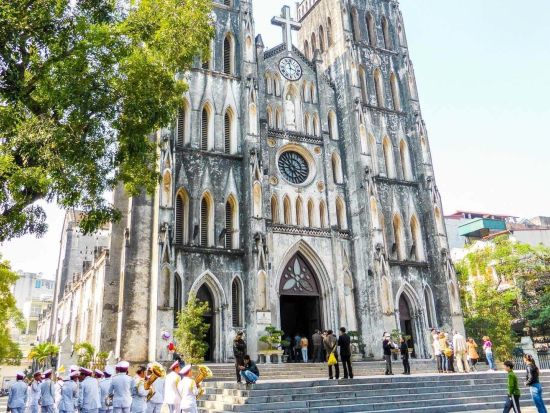 ハノイ市内観光＆シクロ乗車体験ツアー　ドゥンラム村訪問＆ミシュランガイド掲載「SENTE」レストランディナー付きプランあり＜昼食付き／日本語ガイド＞