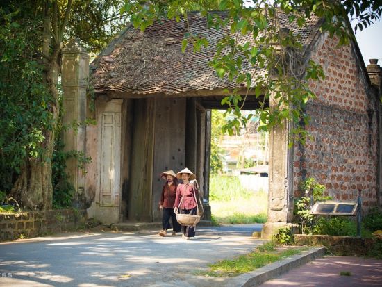 ハノイ市内観光＆シクロ乗車体験ツアー　ドゥンラム村訪問＆ミシュランガイド掲載「SENTE」レストランディナー付きプランあり＜昼食付き／日本語ガイド＞