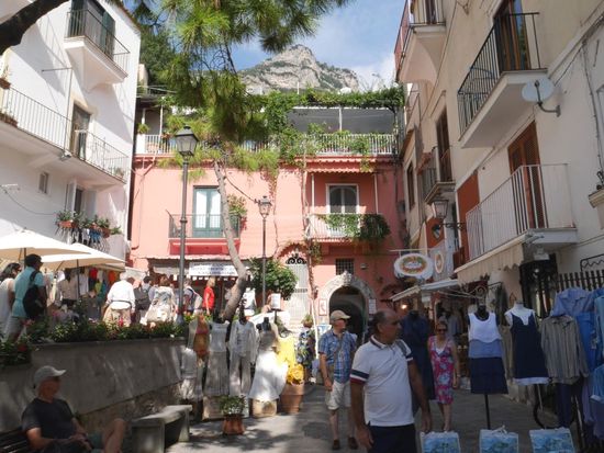 RS5432_Positano Streets