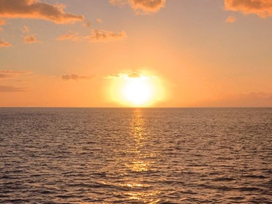 貸切サンセットクルーズ　コッペリア号　コオリナの海を黄金色に染める夕日を鑑賞＜1～12名／ワイキキ有料送迎／コオリナマリーナ発＞