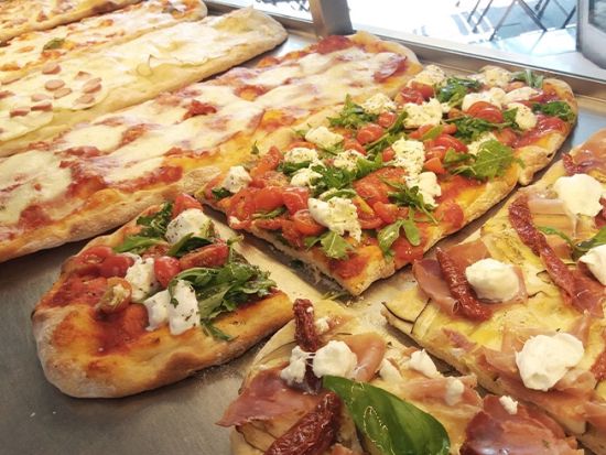 ローマの下町『トラステヴェレ地区』ナイトツアー！B級グルメ2品付き＜貸切／日本語アシスタント／ローマ発＞by Mybus