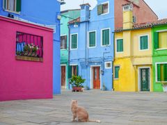 Italy_Venice_Burano_pixta_86953667_M