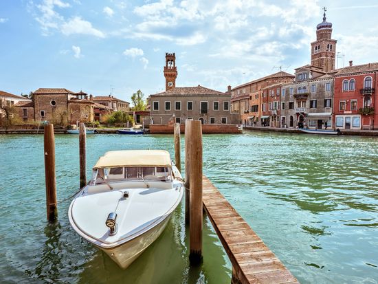 Italy_Venice_Murano_pixta_38802052_M