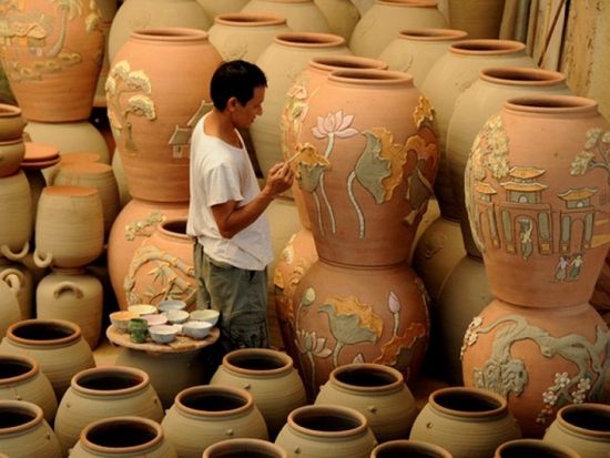 バッチャン村＆トレインストリート観光ツアー ＜昼食付き／英語ガイド／ハノイ発着＞