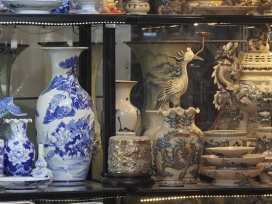 バッチャン村＆トレインストリート観光ツアー ＜昼食付き／英語ガイド／ハノイ発着＞