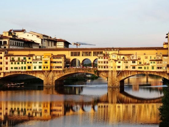 【ヴァザーリの回廊プラン有】ウフィツィ美術館入場＆フィレンツェ観光＜日本語公認ガイド／午前または午後／貸切／フィレンツェ発＞by Mybus