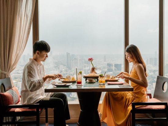 サフロン「Saffron」食事券＆事前予約サービス　バンヤンツリー52階のレストランでタイ料理5コースディナー ＜MRTルンピニ駅またはBTSサラデーン駅＞