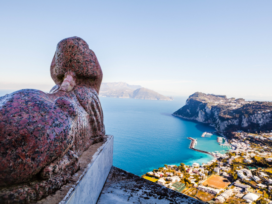 カプリ島日帰りツアー ナポリ～カプリ島往復船＆アウグスト庭園入場付＜英語／混載／往路お迎え／ナポリ発＞