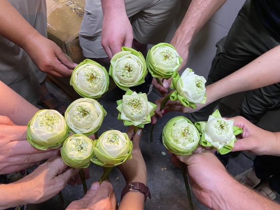 トゥクトゥクで巡るバンコク食べ歩きナイトツアー　レストランやバーを巡り7品のタイ料理を堪能 ＜英語ガイド＞