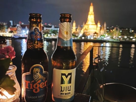 トゥクトゥクで巡るバンコク食べ歩きナイトツアー　レストランやバーを巡り7品のタイ料理を堪能 ＜英語ガイド＞