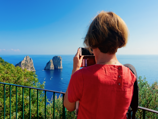 カプリ島＆世界遺産ポンペイ日帰り観光ツアー　カプリ地区＋アウグスト庭園＋ポンペイ遺跡　少人数グループプラン有＜英語／混載／往復送迎付／ナポリ発＞