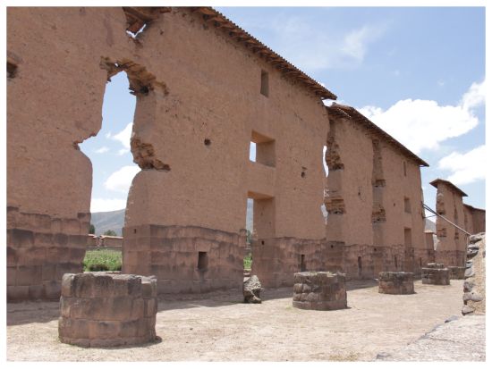 プーノ発クスコ行き高速バス！途中の観光スポット立ち寄り＆昼食付き＜1日／混載／英語ガイド／プーノ発＞