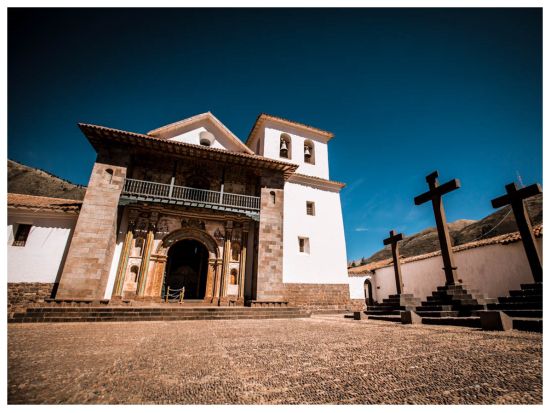 プーノ発クスコ行き高速バス！途中の観光スポット立ち寄り＆昼食付き＜1日／混載／英語ガイド／プーノ発＞